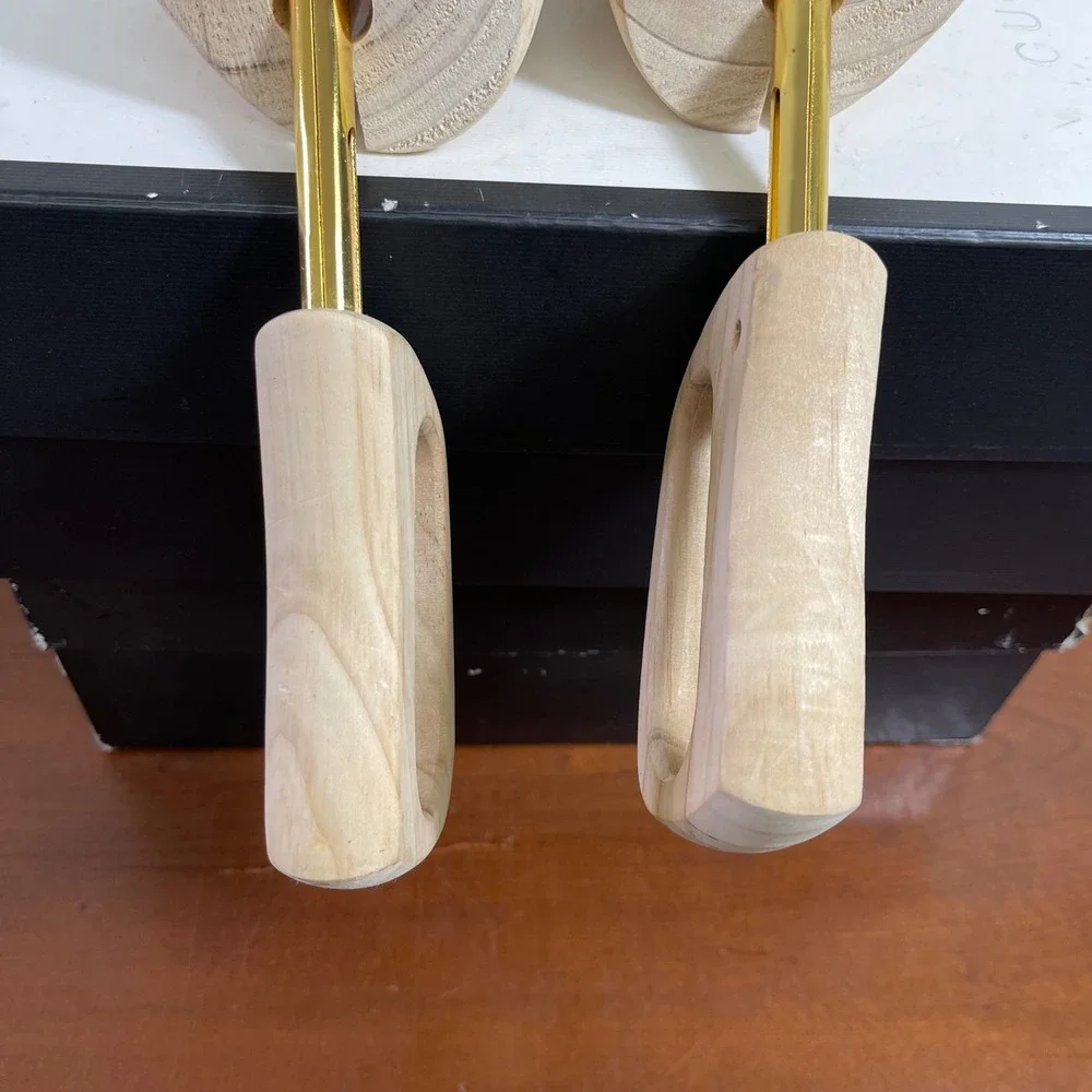Cheaney Wood Shoe Trees Natural‎ Split Toe Gold Tone Hardware Size L UK 10 – 11